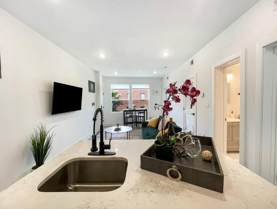 Central Dc Apt , City Skyline View , Close To All 华盛顿哥伦比亚 外观 照片