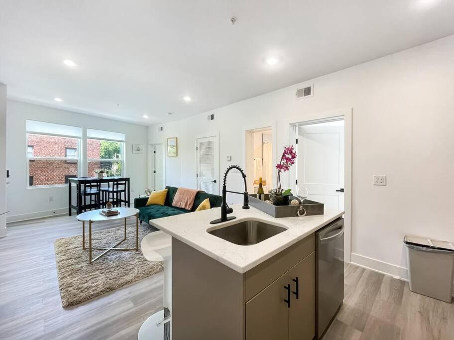 Central Dc Apt , City Skyline View , Close To All 华盛顿哥伦比亚 外观 照片