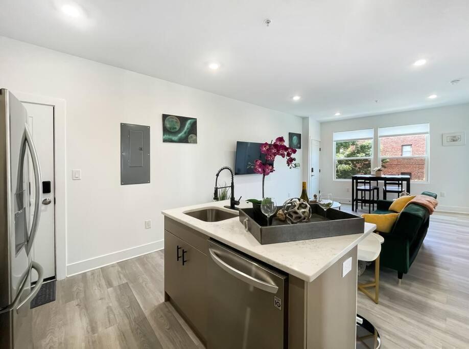 Central Dc Apt , City Skyline View , Close To All 华盛顿哥伦比亚 外观 照片
